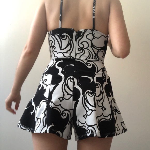 *SOLD* Patterned Romper - Picture 2 of 5